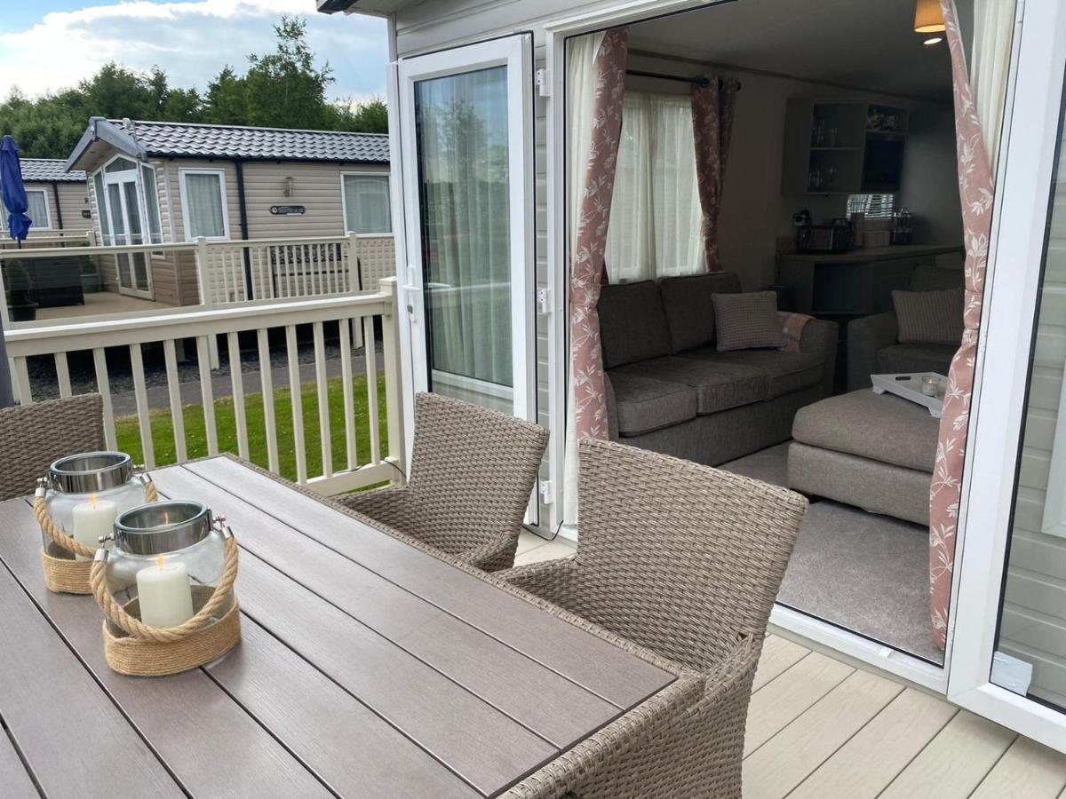 Lake District Prestige Caravan, 3 Bedrooms, Sleeps 8 On Haven Holiday Park Flookburgh Exterior photo