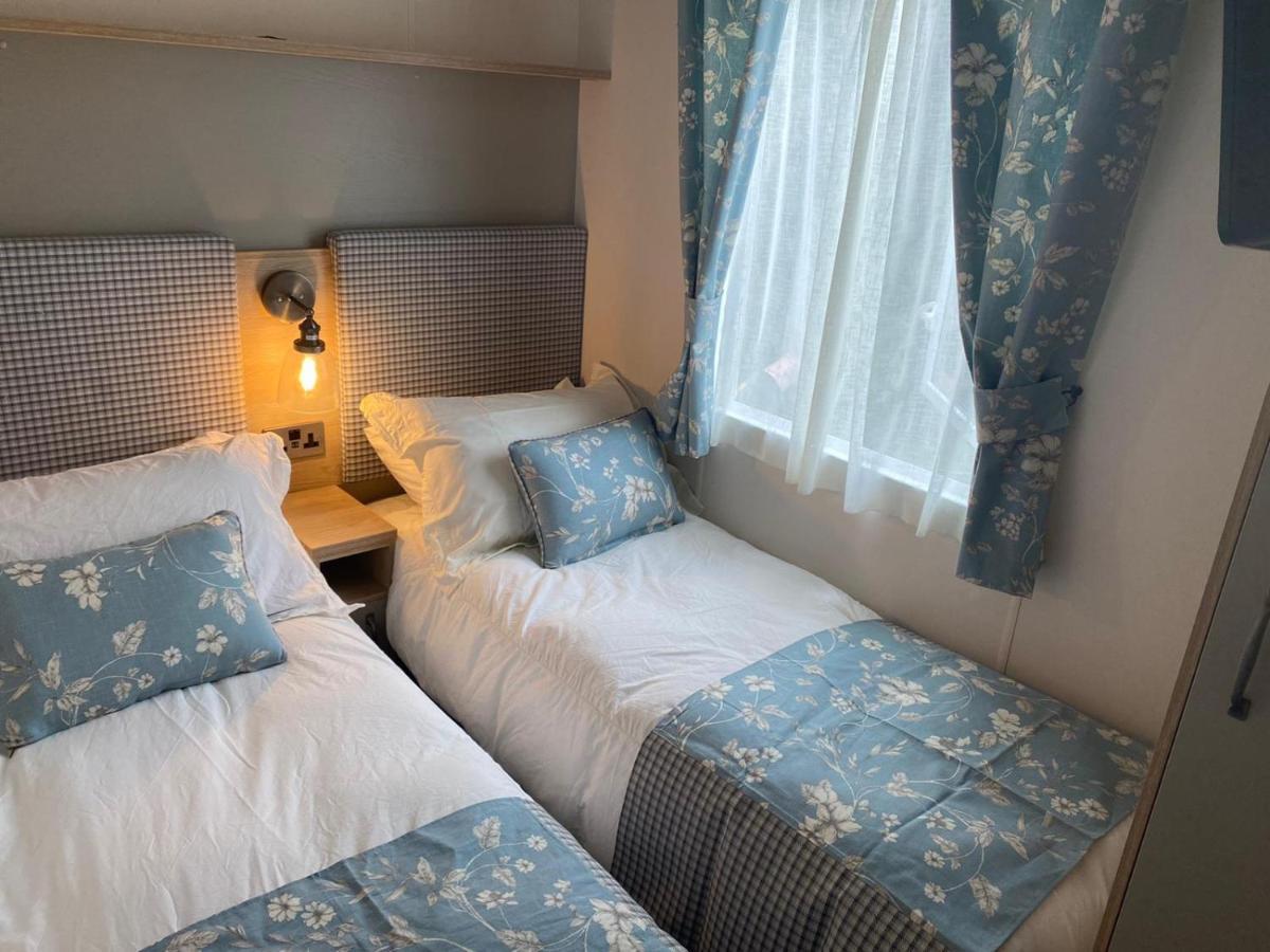 Lake District Prestige Caravan, 3 Bedrooms, Sleeps 8 On Haven Holiday Park Flookburgh Exterior photo