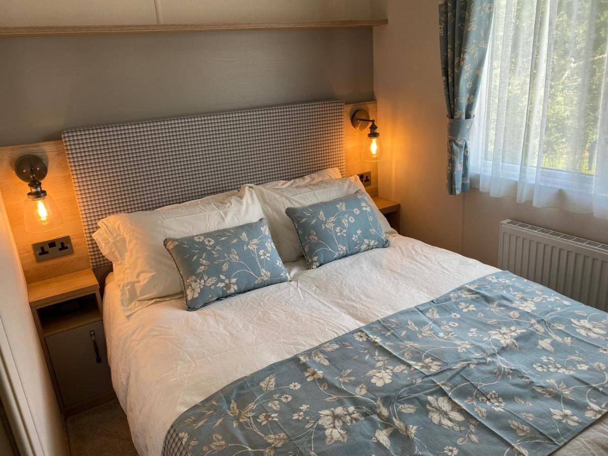 Lake District Prestige Caravan, 3 Bedrooms, Sleeps 8 On Haven Holiday Park Flookburgh Exterior photo