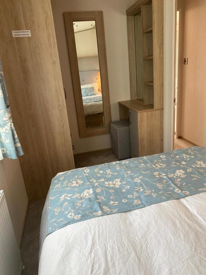 Lake District Prestige Caravan, 3 Bedrooms, Sleeps 8 On Haven Holiday Park Flookburgh Exterior photo