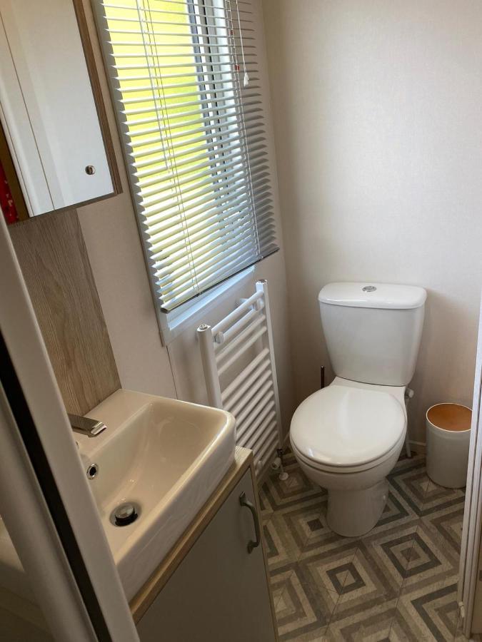 Lake District Prestige Caravan, 3 Bedrooms, Sleeps 8 On Haven Holiday Park Flookburgh Exterior photo