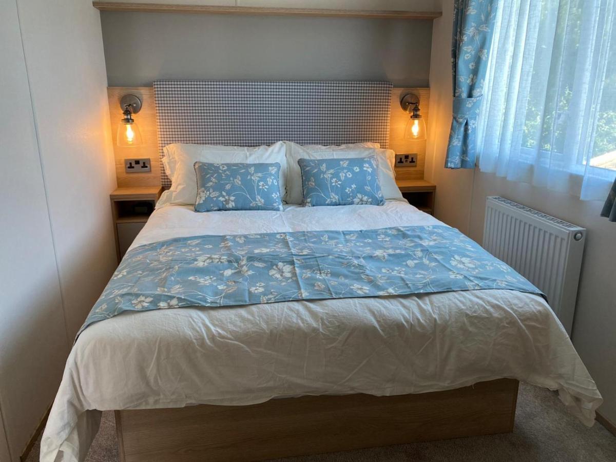 Lake District Prestige Caravan, 3 Bedrooms, Sleeps 8 On Haven Holiday Park Flookburgh Exterior photo
